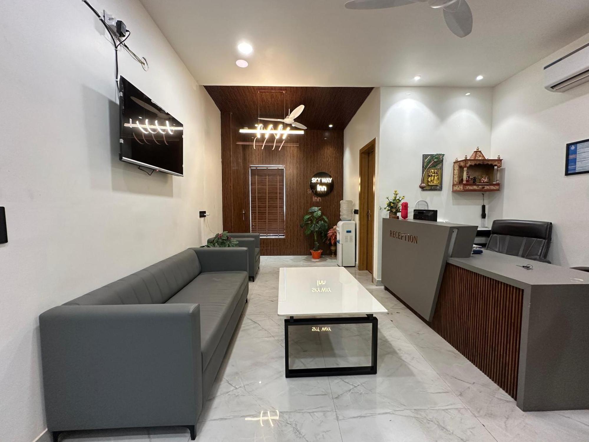 Hotel Sky Way Inn Hisār Exterior foto